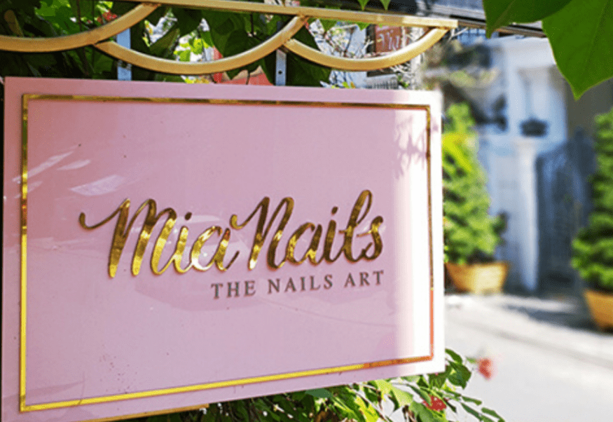 Mẫu bảng hiệu tiệm nail bằng chữ nổi - Mia Nails